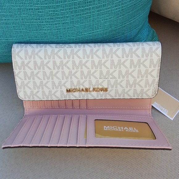 michael kors trifold wallet vanilla